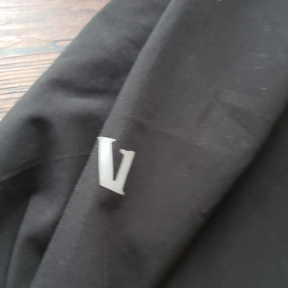 Vuori Men's Black Hooded Windbreaker Athleisure Outdoor Size XL - Picture 4 of 11